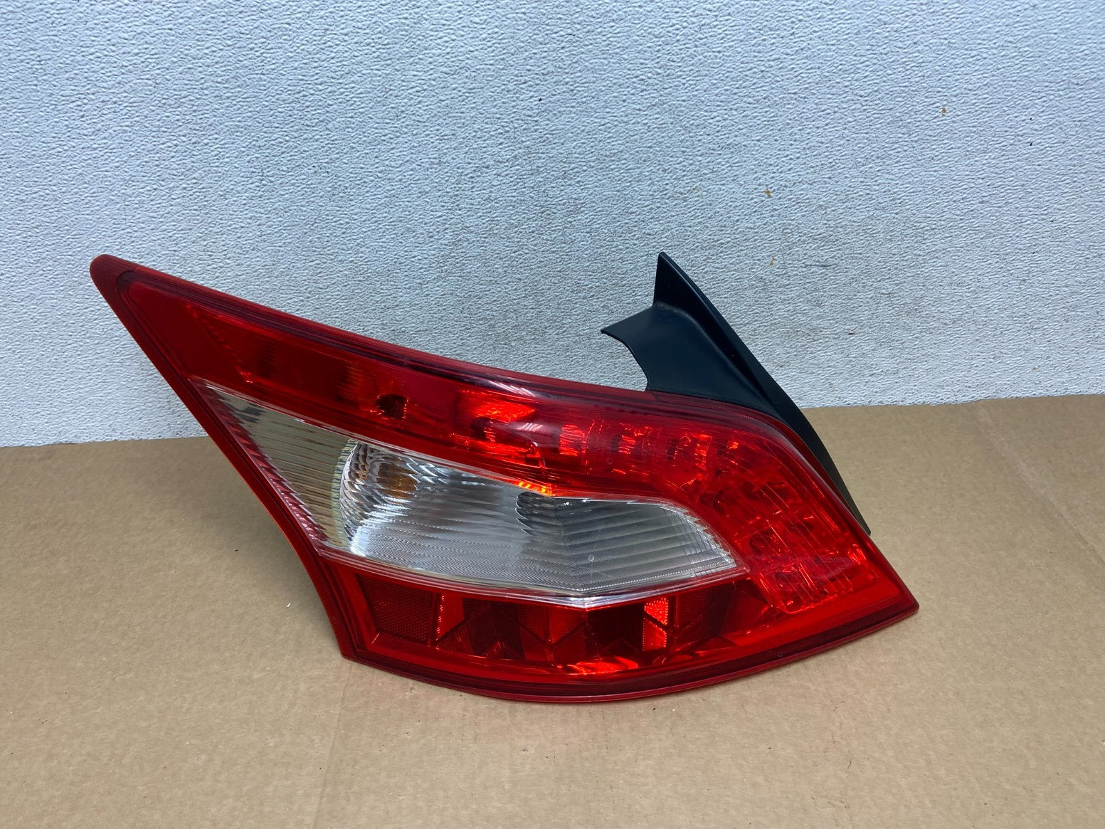 2009 2010 2011 Nissan Maxima Left Driver Lh Side Tail light AF9486 DW0