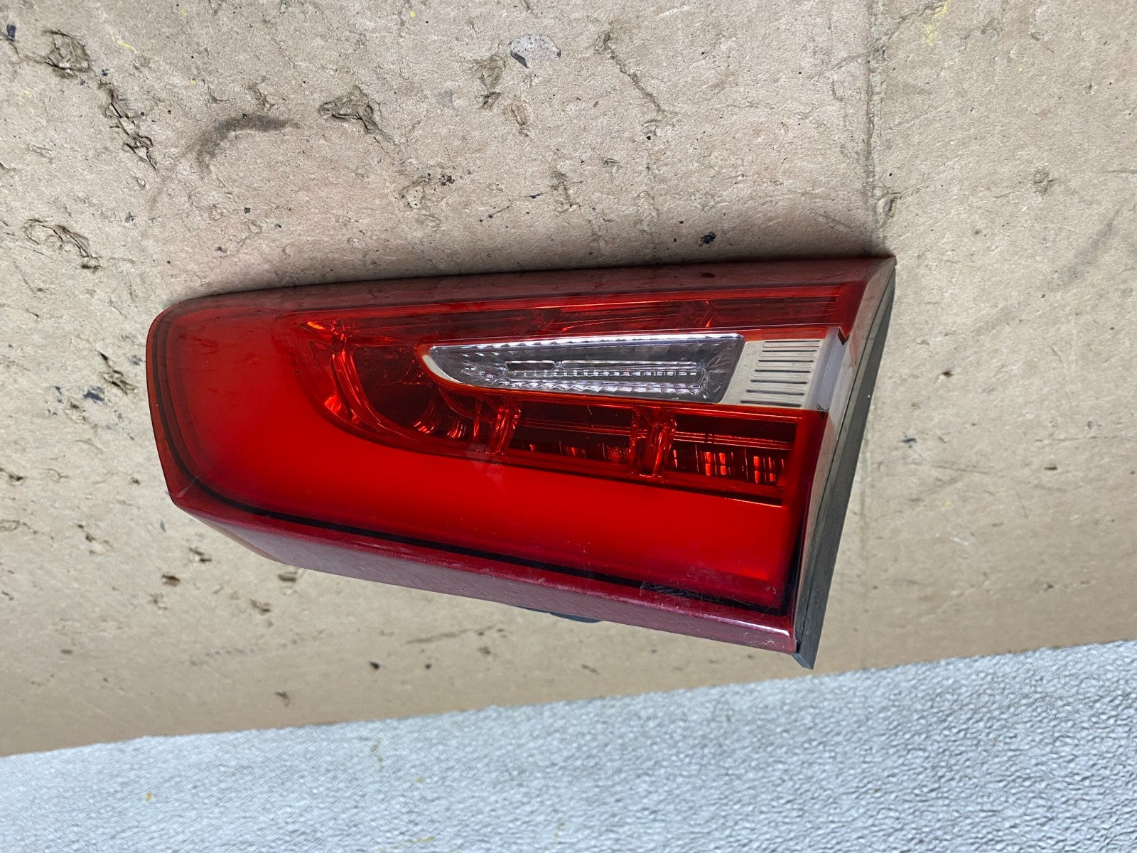 2014 to 2016 Kia Cadenza Right Passenger RH LED Inner Tail Light OEM X2626 DW0