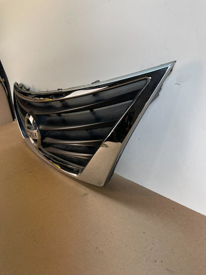 2012 to 2014 Nissan Versa Sedan Front Upper Grill Grille AG1002 DG1