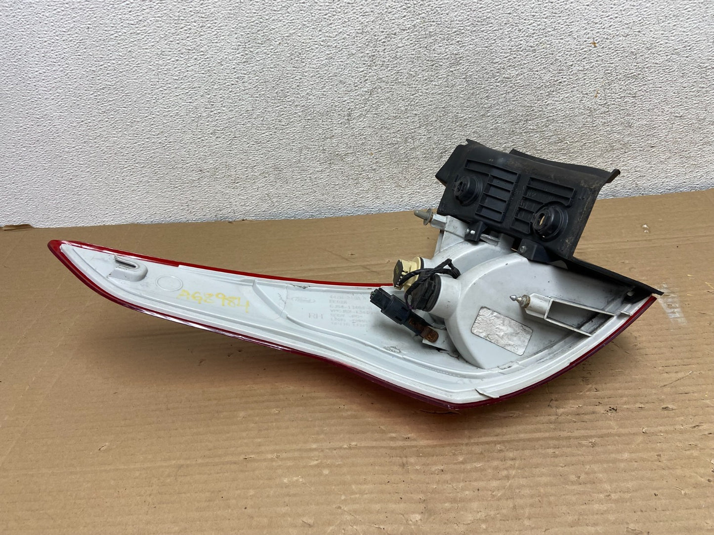 2013 to 2016 Ford Escape Right Passenger RH Side Tail Light AG8984 DW5