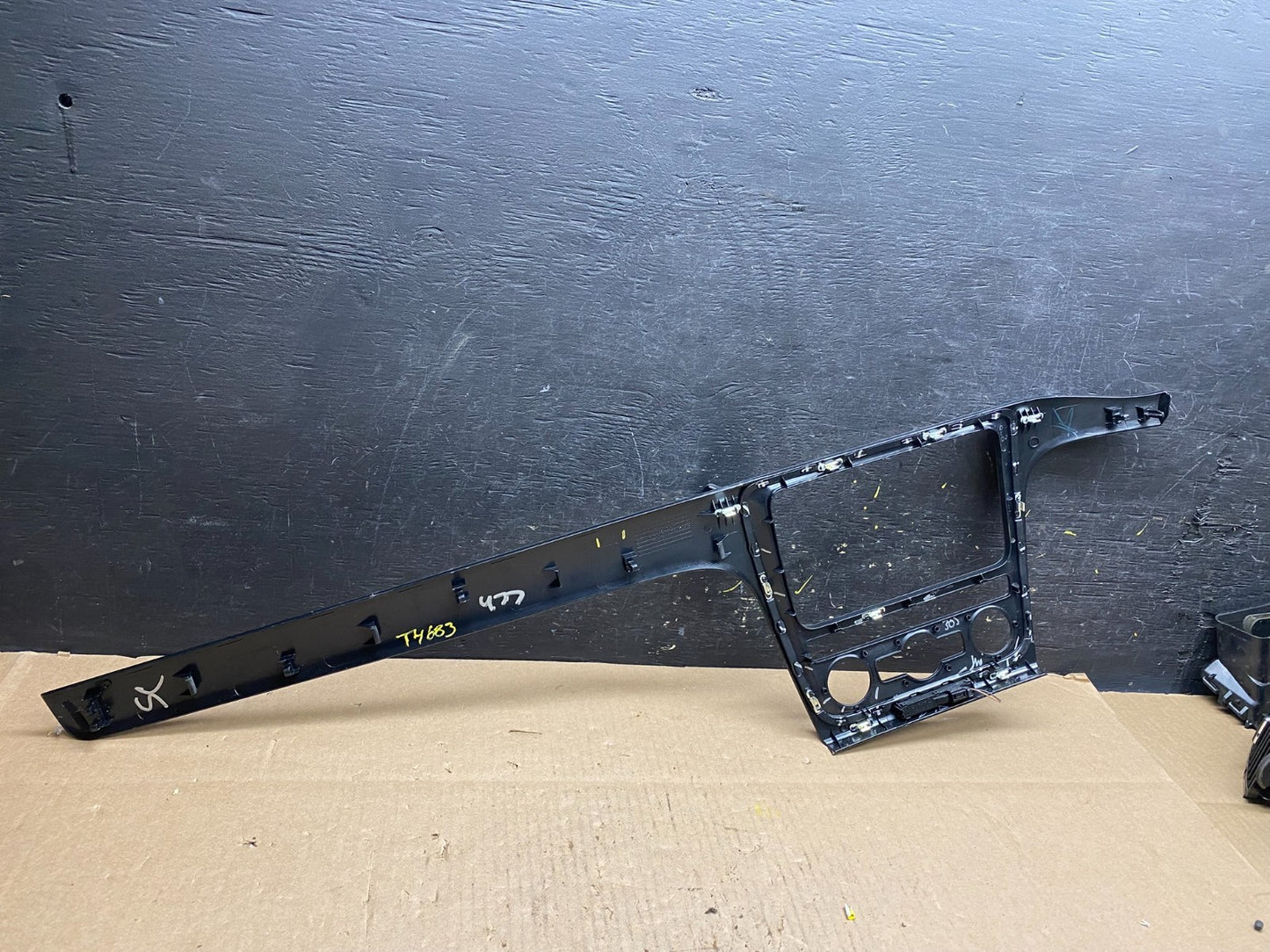 2012 to 2015 Volkswagen Passat Radio Dashboard Bezel Trim Cover T4683 DG3