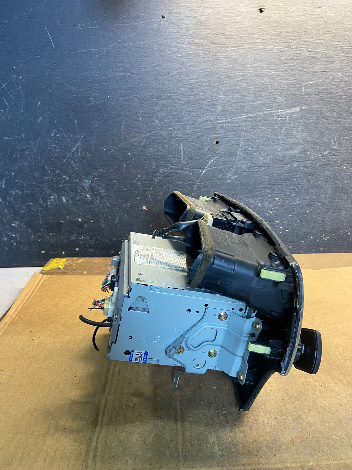 2002-2003 Lexus ES330 Es300 Radio Screen Display Air Vent Bezel OEM Y4003 DG3