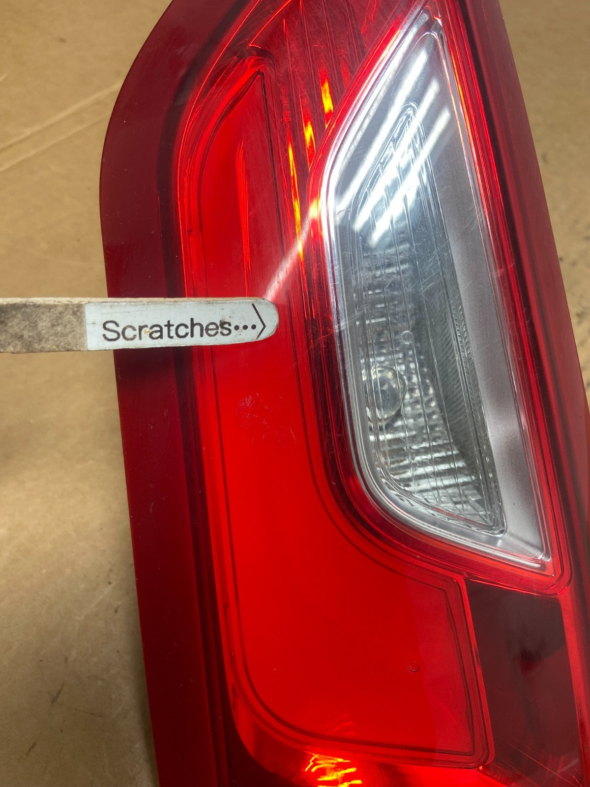 2016 - 2019 Chevrolet Malibu Right Passenger RH Inner Tail Light AE0447 DG3