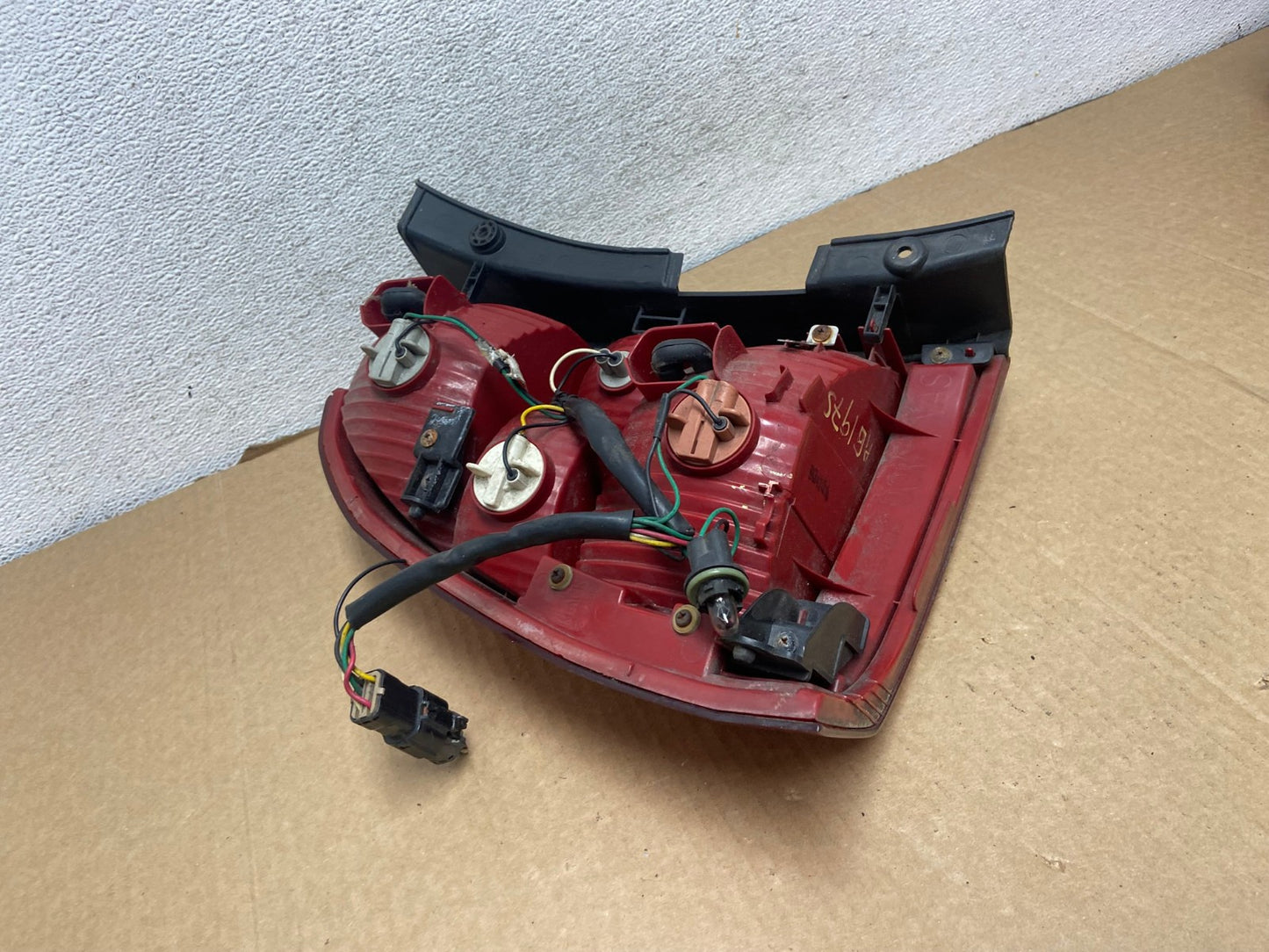2005 to 2007 Kia Sportage Right Passenger Side RH Side Tail Light AG1975 LK7