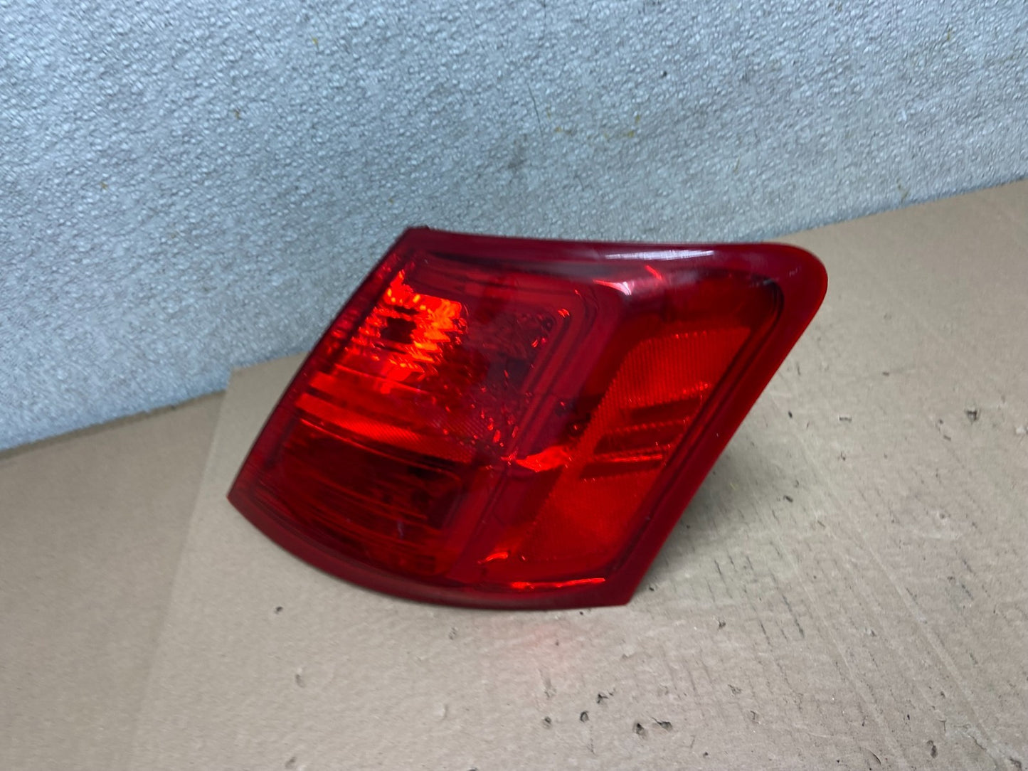2014 to 2018 Ford Taurus Interceptor Right Passenger RH Tail Light OEM AB2432 LK1