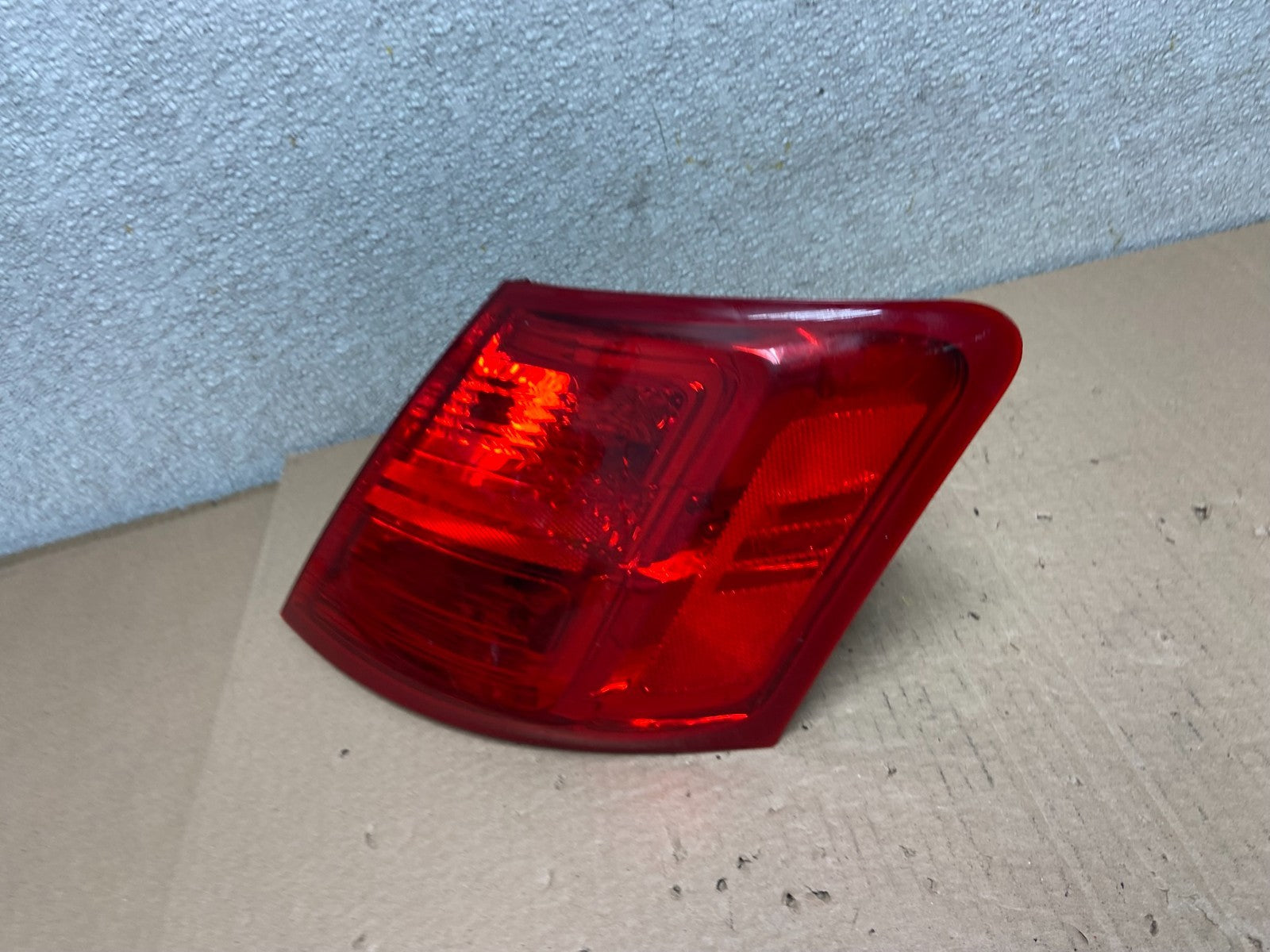 2014 to 2018 Ford Taurus Interceptor Right Passenger RH Tail Light OEM AB2432 LK1
