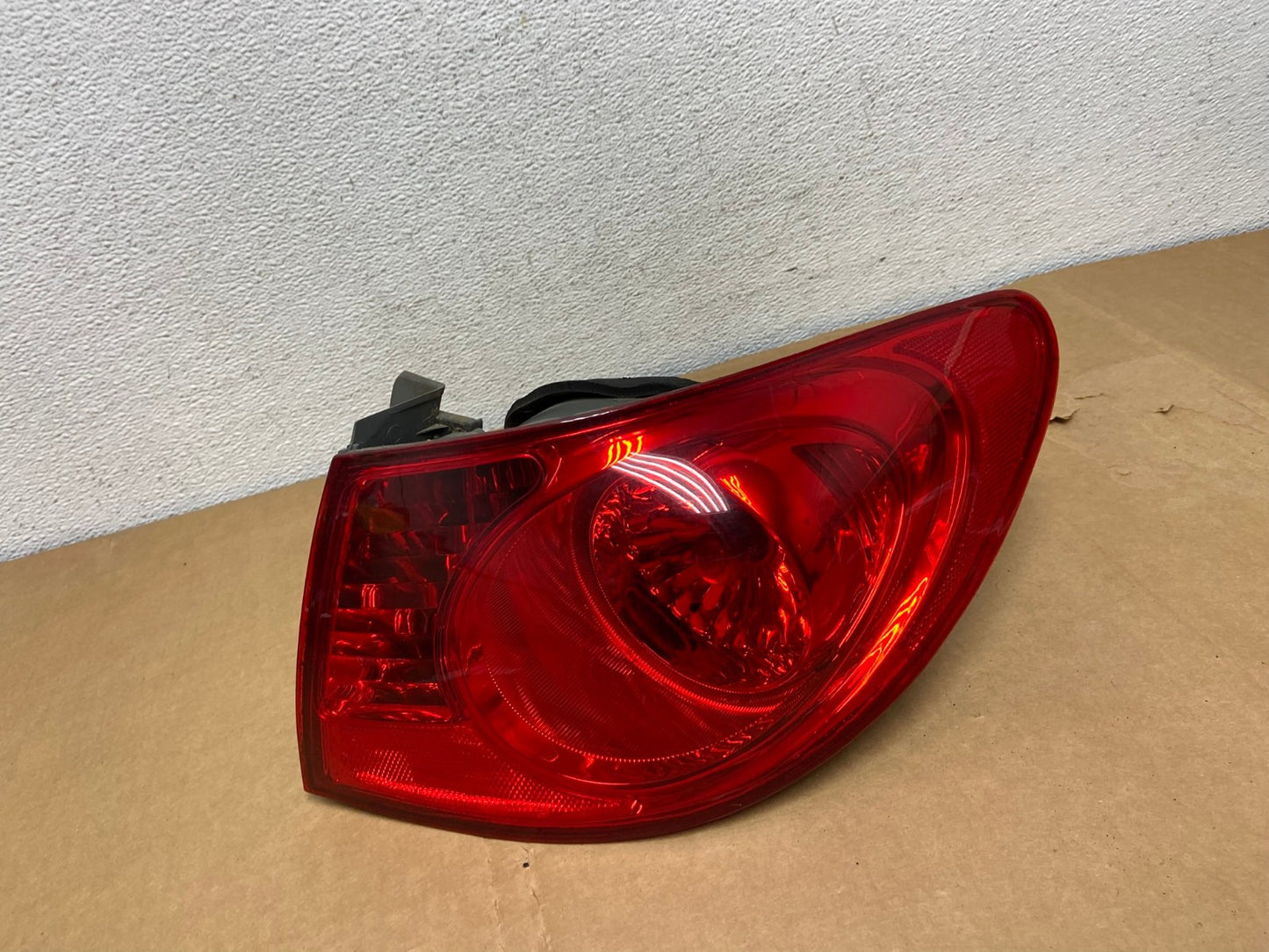 2007 to 2010 Hyundai Elantra Sedan Right Passenger Side Tail Light AC8345 LK0
