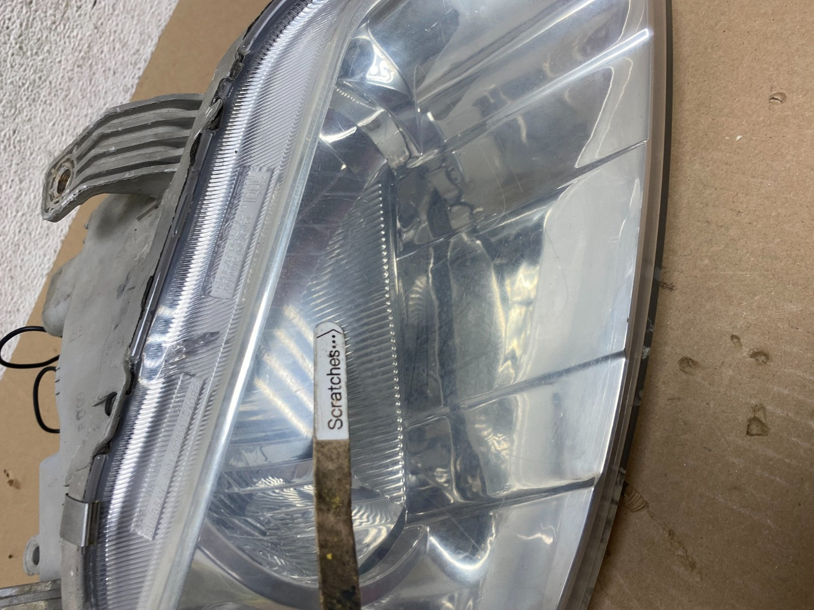 2004 - 2006 Chevrolet Aveo Hatchback Right Passenger Headlight Halogen AE7184 DW3
