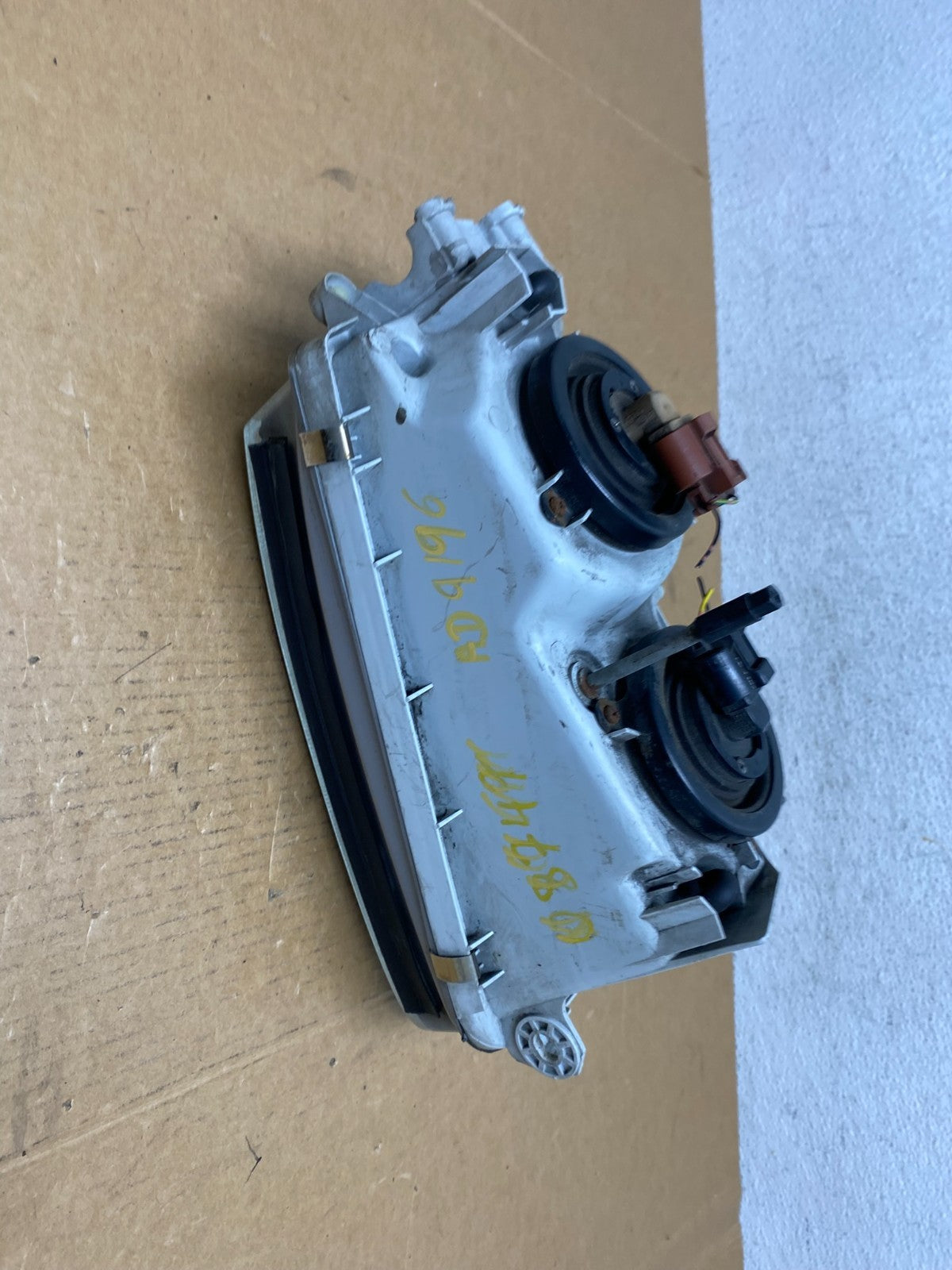 1993 to 1994 Infiniti J30 Left Driver LH Side Halogen Headlight AD9196 DG6