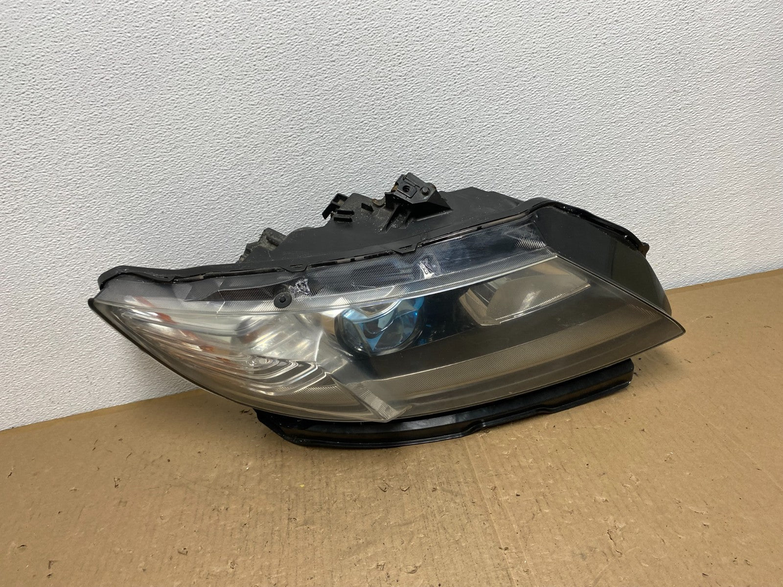 2011 to 2012 Honda CRZ CR-Z Right Passenger RH Side Headlight ab6679 DG0