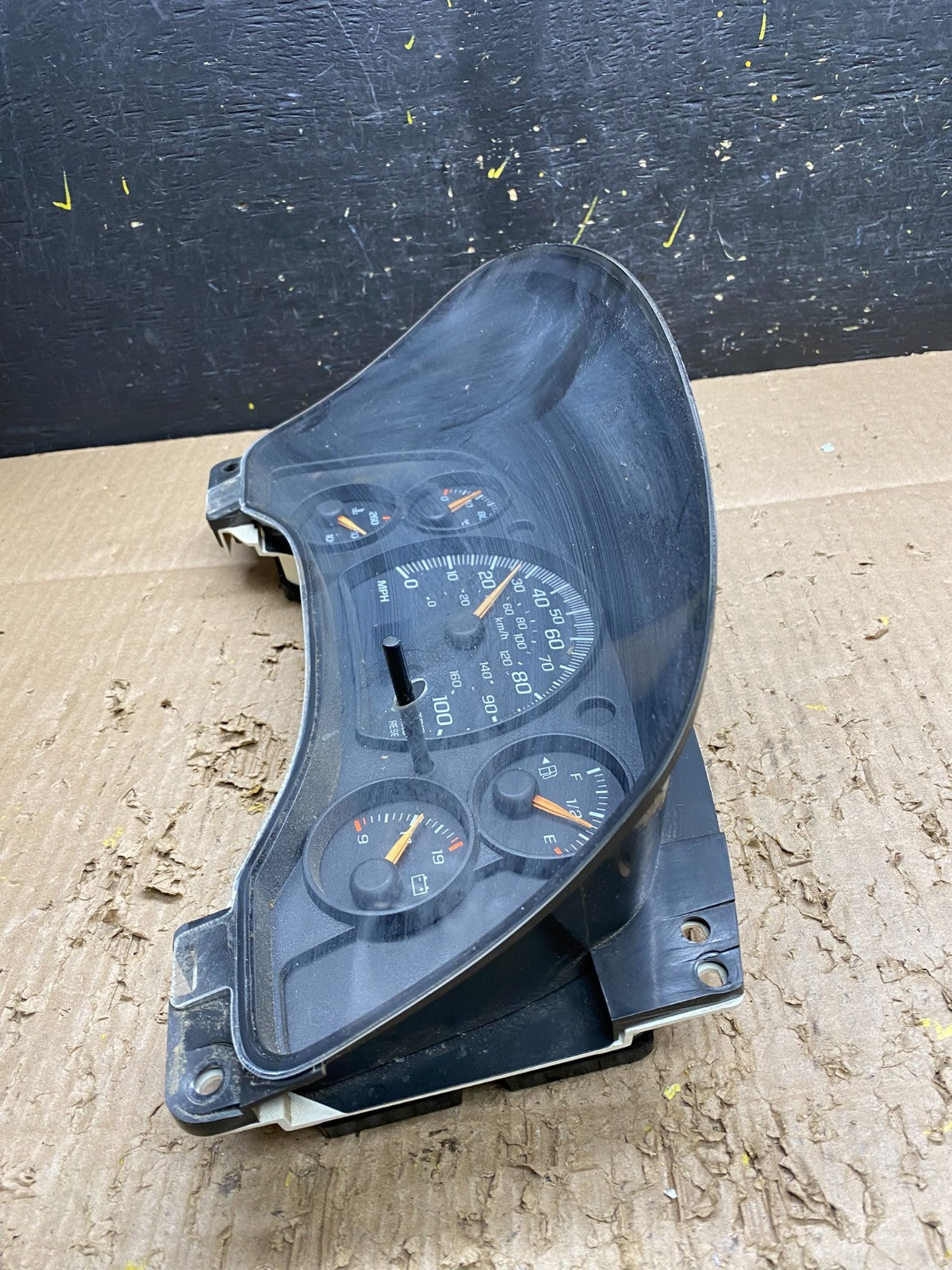 2004 to 2007 Chevrolet Express Speedometer Cluster Gauge OEM  v7364 DG2