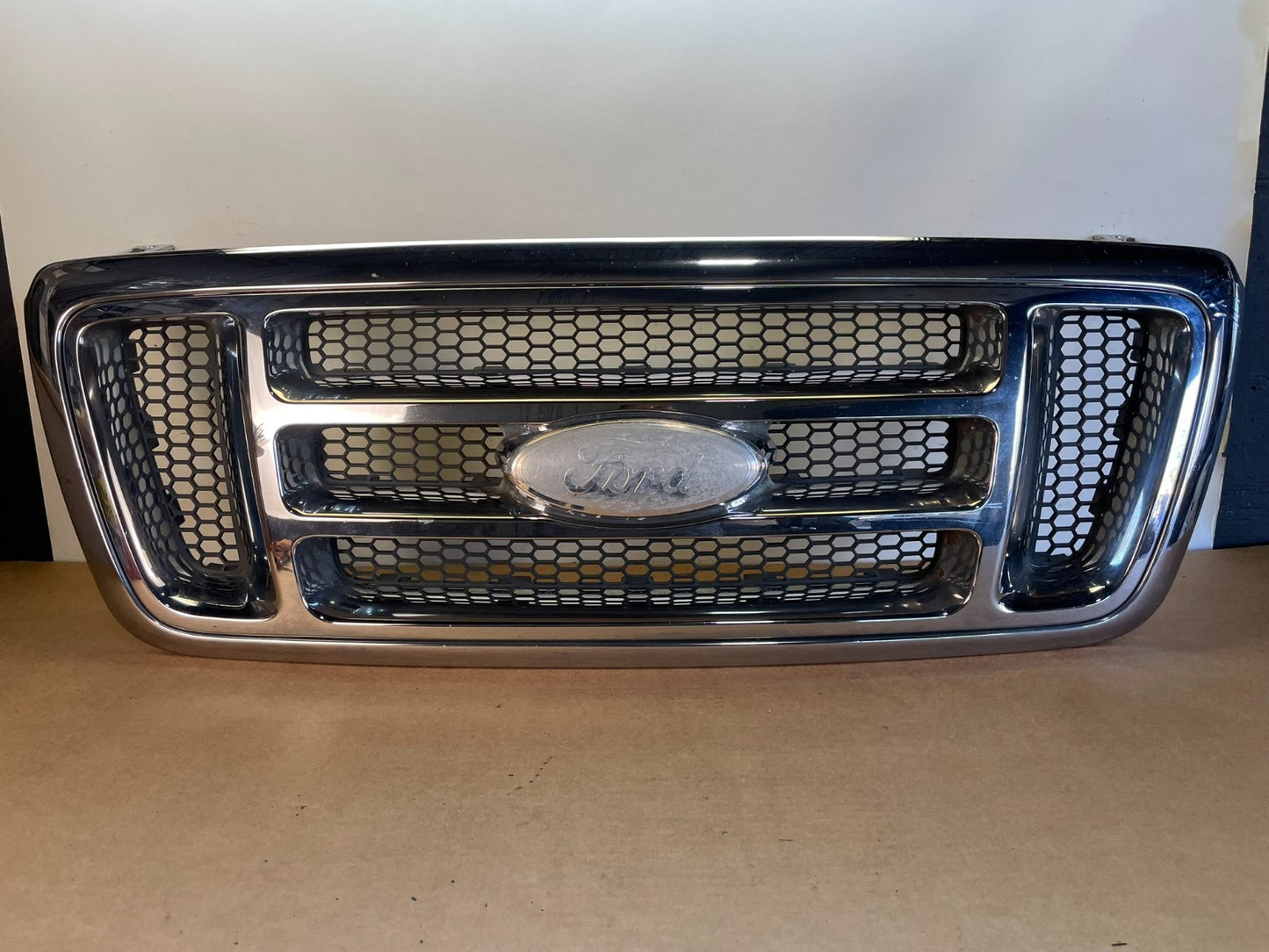 2004 to 2008 Ford F150 F-150 Front Upper Grill Grille AF8591 DG0