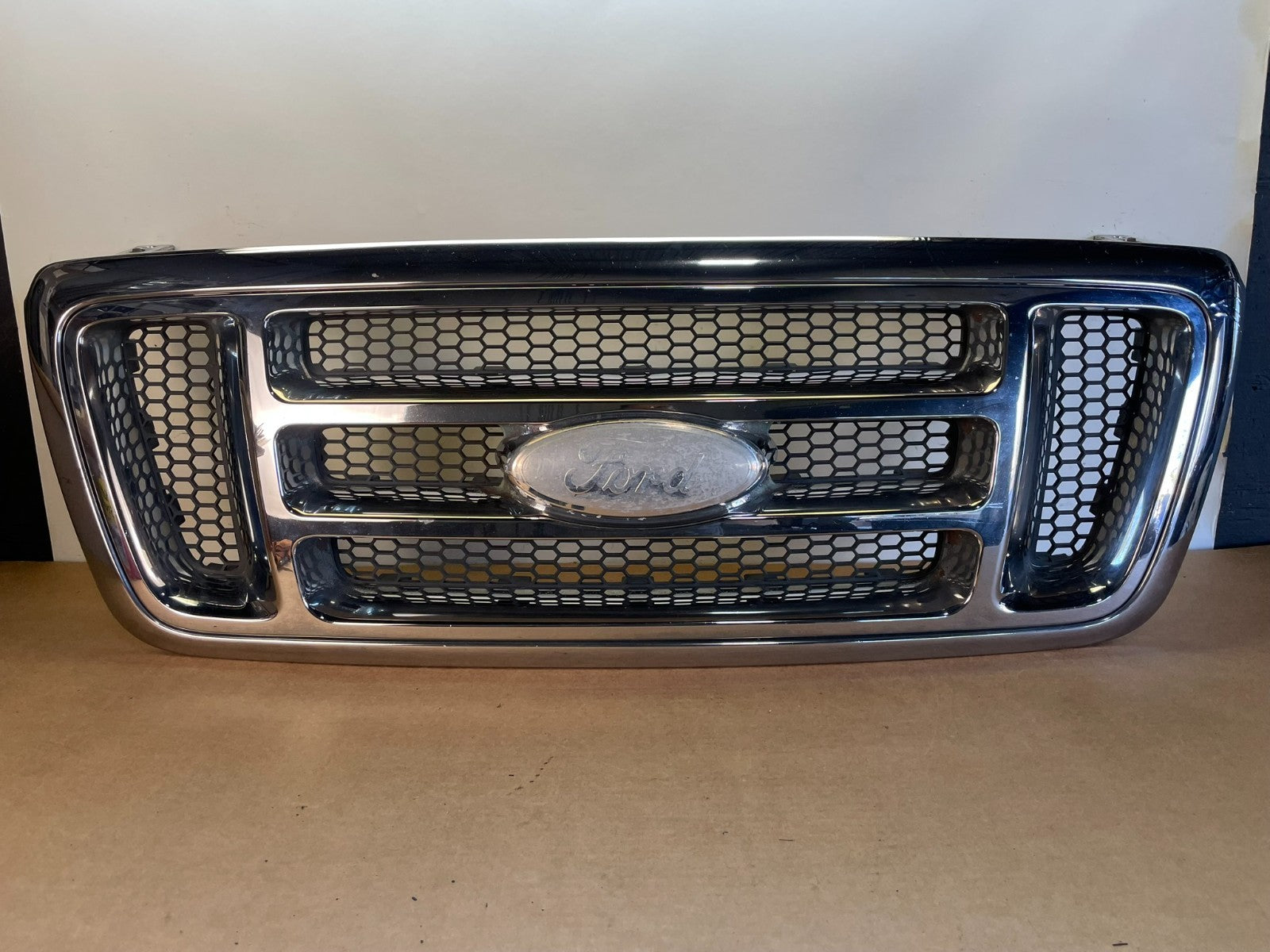 2004 to 2008 Ford F150 F-150 Front Upper Grill Grille AF8591 DG0