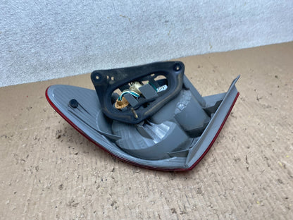 2003 to 2005 Toyota Corolla Left Driver Lh Side Tail Light Oem T8029 DW4