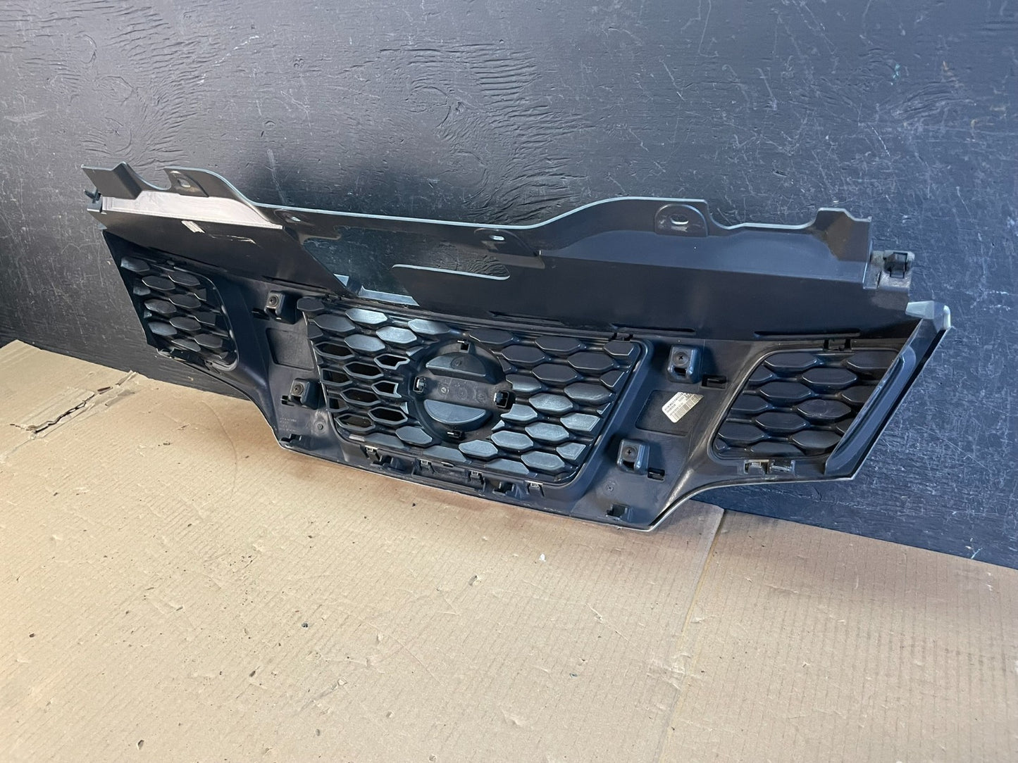 2013 to 2019 Nissan NV200 Front Upper Grill Grille AE3632 DG5
