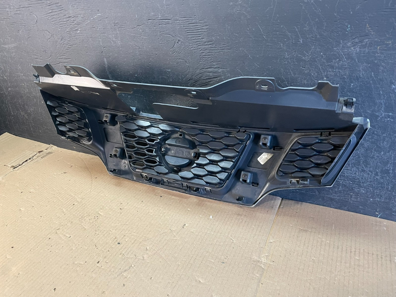 2013 to 2019 Nissan NV200 Front Upper Grill Grille AE3632 DG5