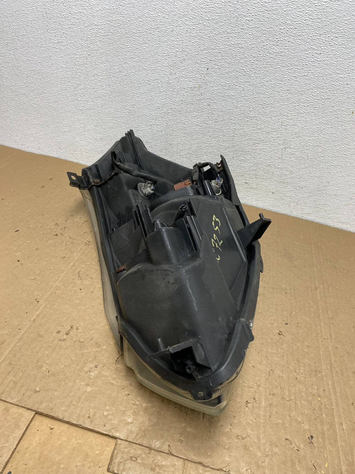 2004 to 2009 Nissan Quest Right Passenger RH Black Headlight AC7253 DW8