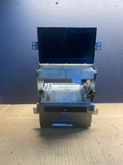 2004 - 2005 Nissan Maxima Screen Radio CD Navigation AB7471  DG0