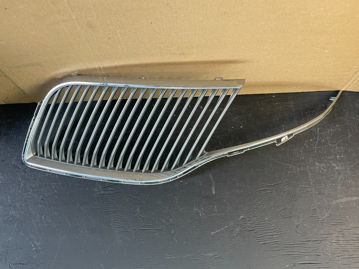 2013 to 2016 Lincoln MKT Left Driver LH Side Front Grill Grille ac5030 DG0