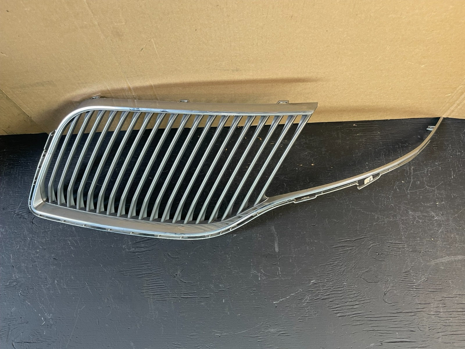 2013 to 2016 Lincoln MKT Left Driver LH Side Front Grill Grille ac5030 DG0