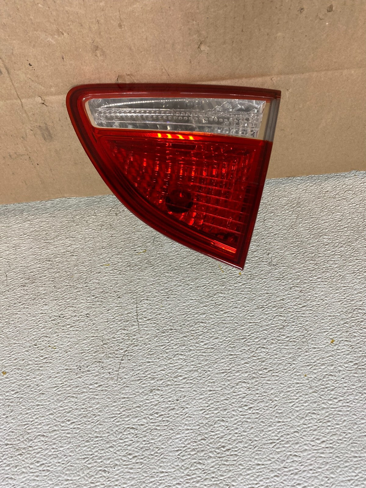 2007 to 2012 Hyundai Veracruz Right Passenger RH Inner Tail Light OEM I4189 DW0