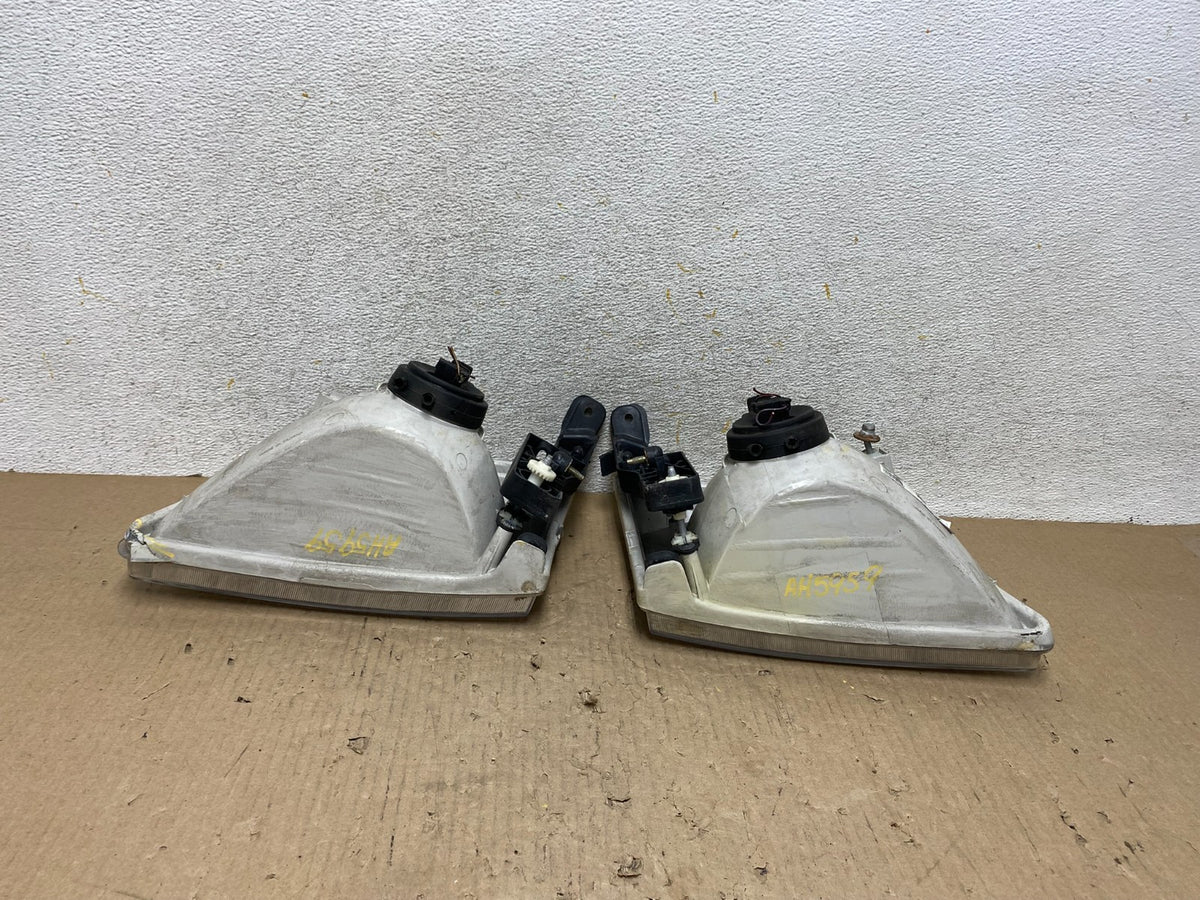 2001 2002 2003 Toyota Sienna Left+Right Side Headlights Halogen AH5959 DW9
