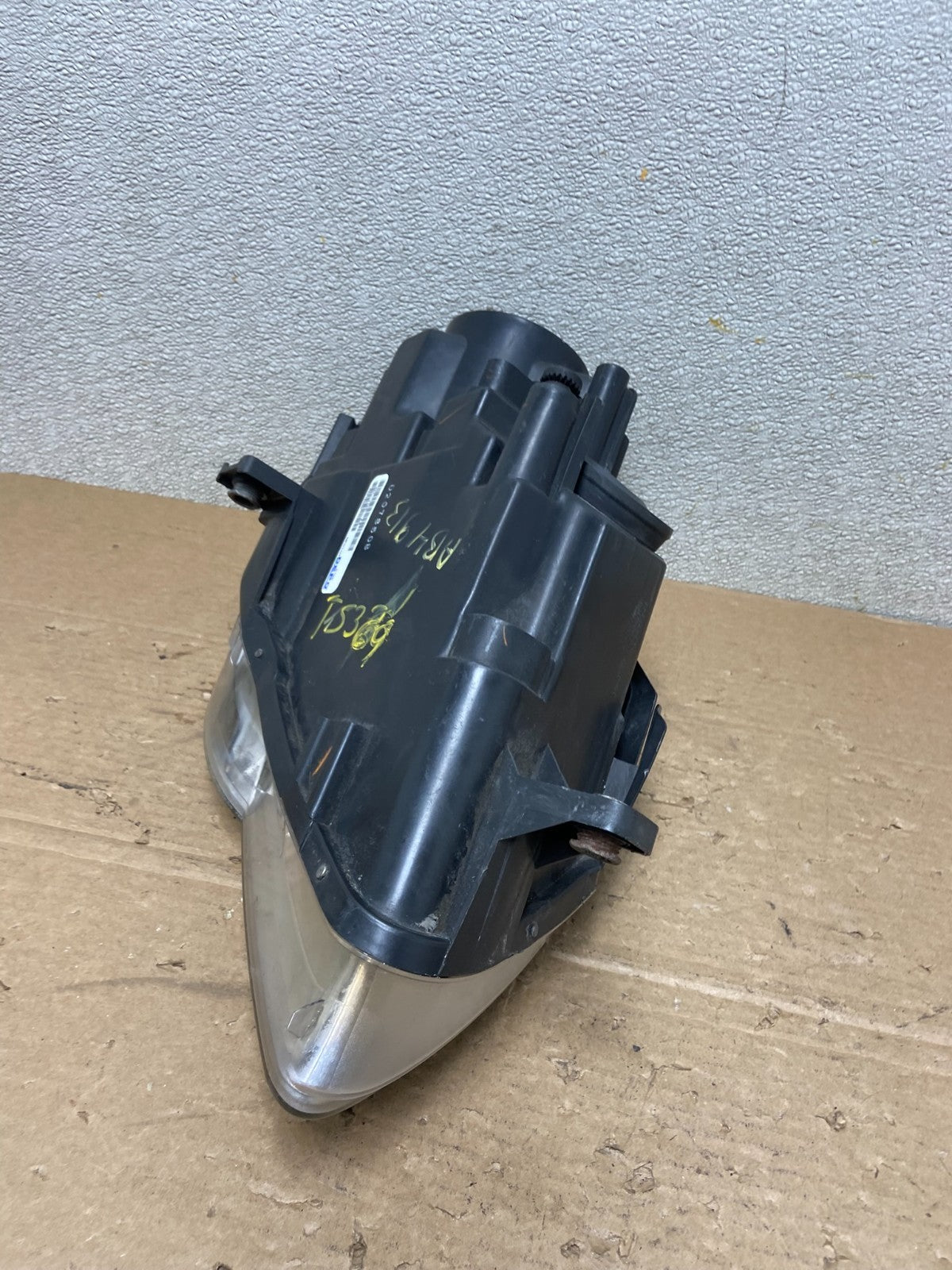 2006 - 2010 Volkswagen Passat Left Driver LH Side Halogen Headlight AB4913 DW5