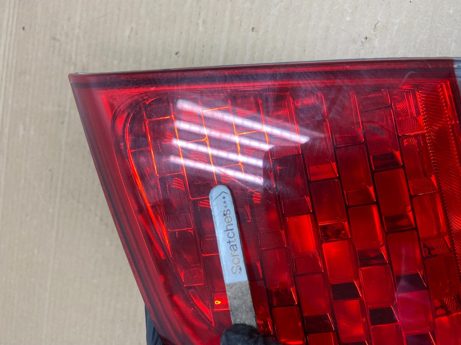 2011 2012 2013 Kia Sorento Right Passenger Inner Tail Light AG8883 DW3