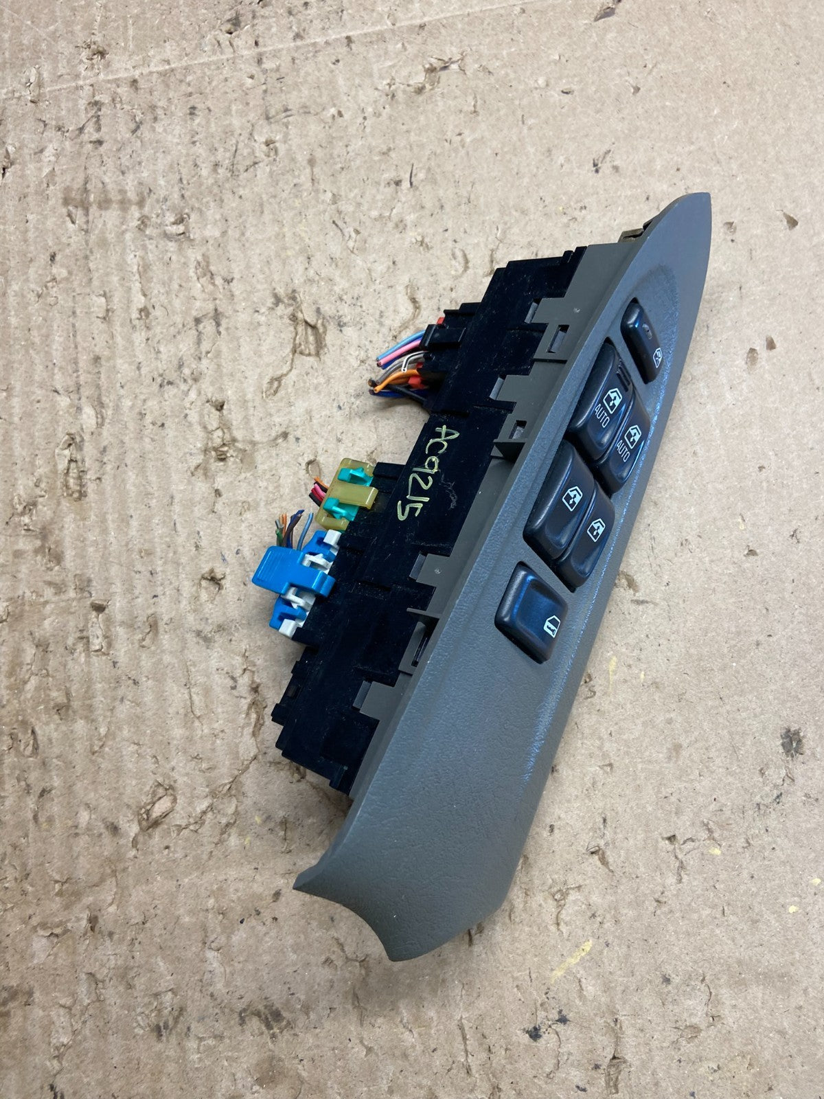 2002-2005 Chevrolet Trailblazer Power Left Driver Window Control Switch AC9215 D2