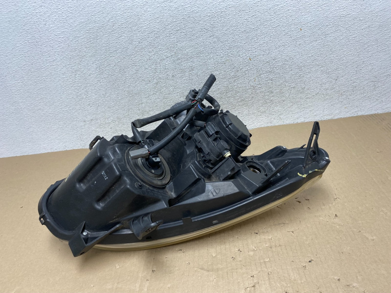 2008 to 2013 Nissan Rogue HID Xenon Headlight Left Driver Lh Side AG6910 DW8