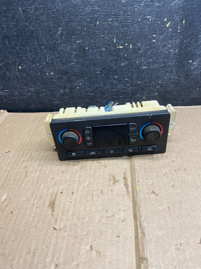 2003 to 2006 Chevrolet Silverado HVAC AC Climate Control AI2707 DG0