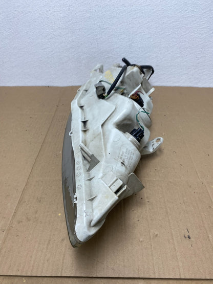 2005 to 2006 Toyota Camry Left Driver LH Halogen Headlight AB8103 DW10