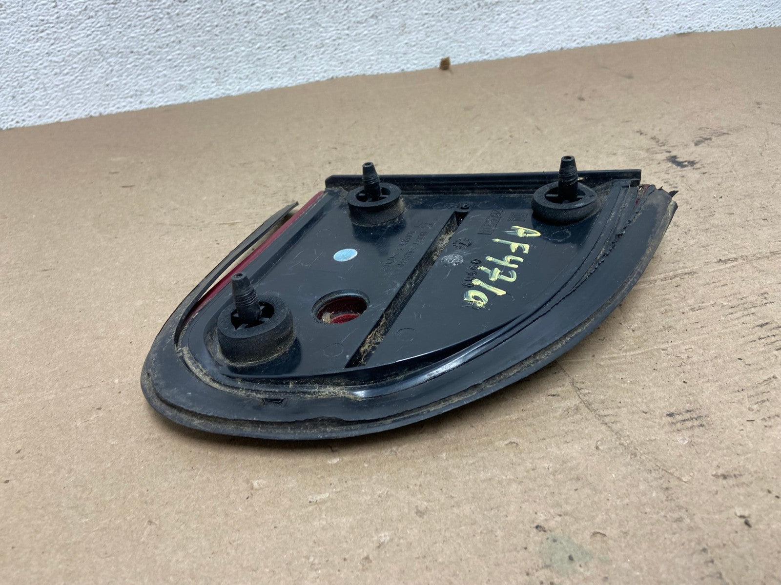 1997 to 2003 Chevrolet Malibu Right Passenger RH Inner Tail Light AF4710 LK4