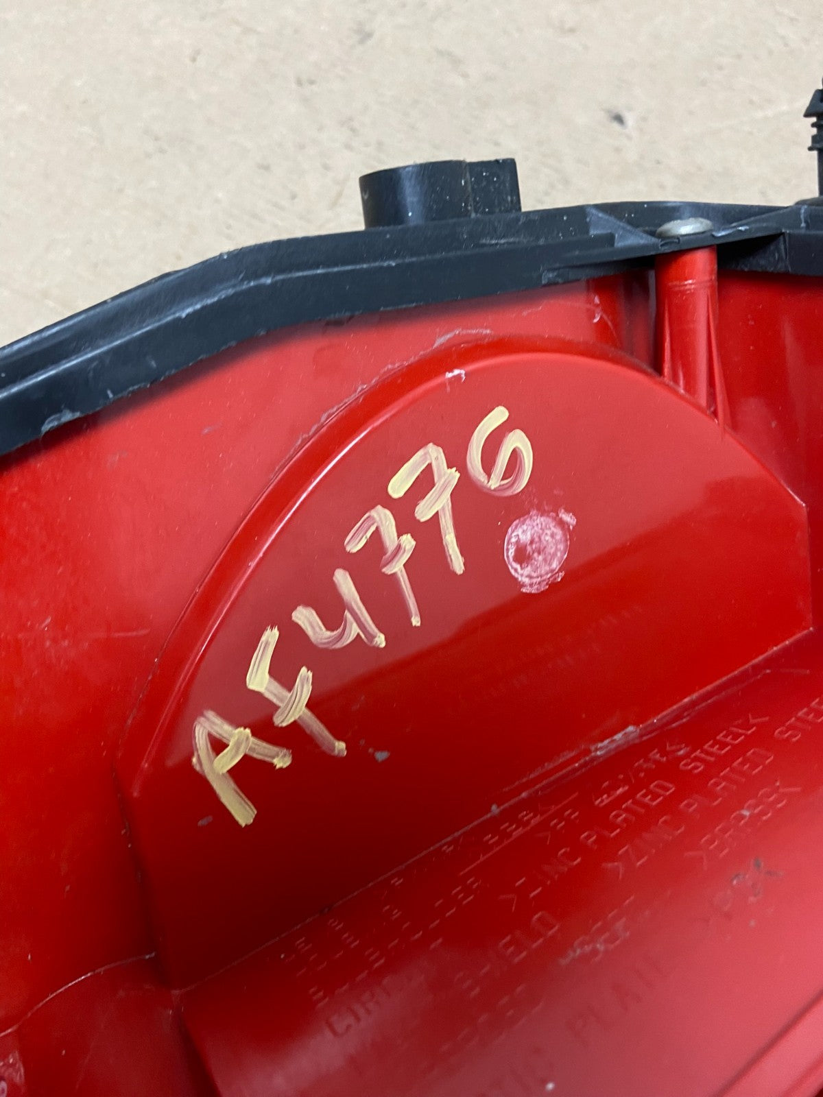 1999 - 2002 Land Rover Discovery Right Passenger Side Tail Light AF4776 DW7