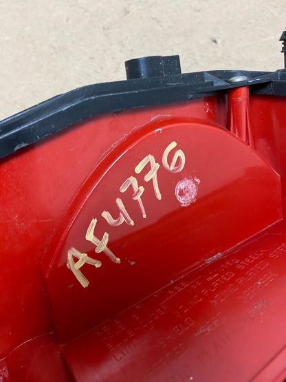 1999 - 2002 Land Rover Discovery Right Passenger Side Tail Light AF4776 DW7