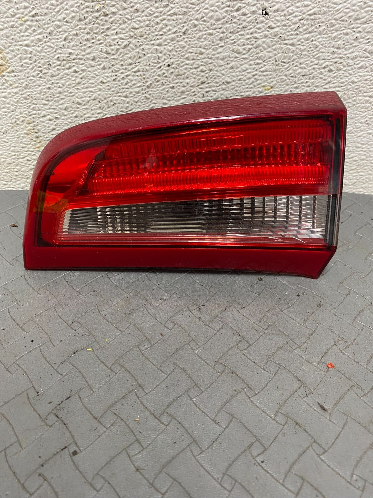 2011 to 2017 Volvo S60 Right Passenger RH Inner Tail Light OEM A5781 DG10
