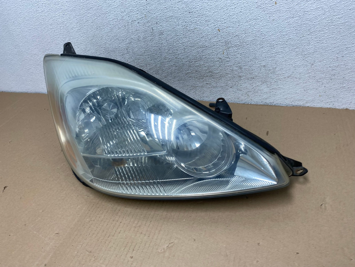 2004-2005 Toyota Sienna Right Passenger Halogen Headlight AF3051 LK1