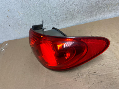 2007 to 2010 Hyundai Elantra Sedan Right Passenger Side Tail Light AI0920 LK1