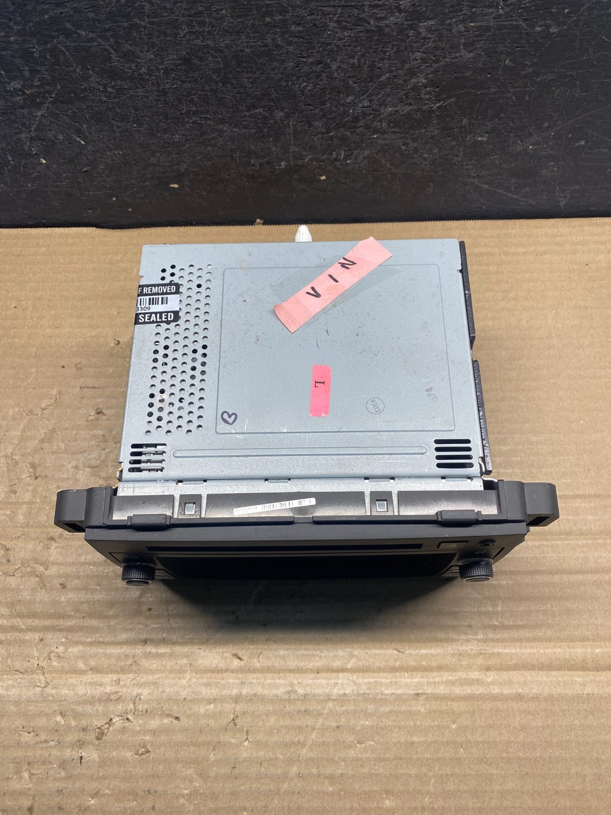 2010 to 2012 Buick Enclave Radio Stereo CD Player Screen Display AF3906 DW3