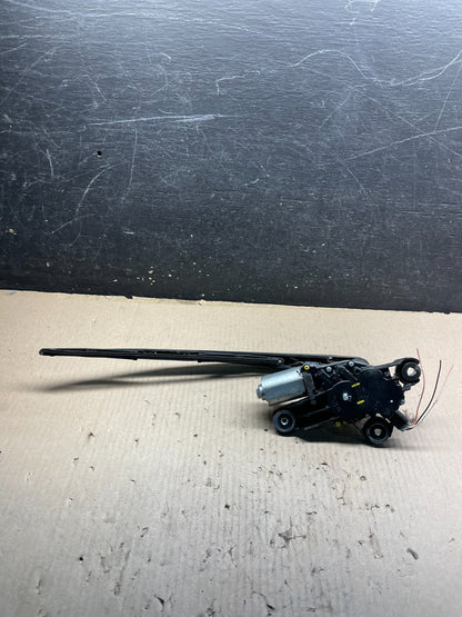 2004 to 2009 Mazda 3 Windshield Rear Wiper Motor X0520 DG5