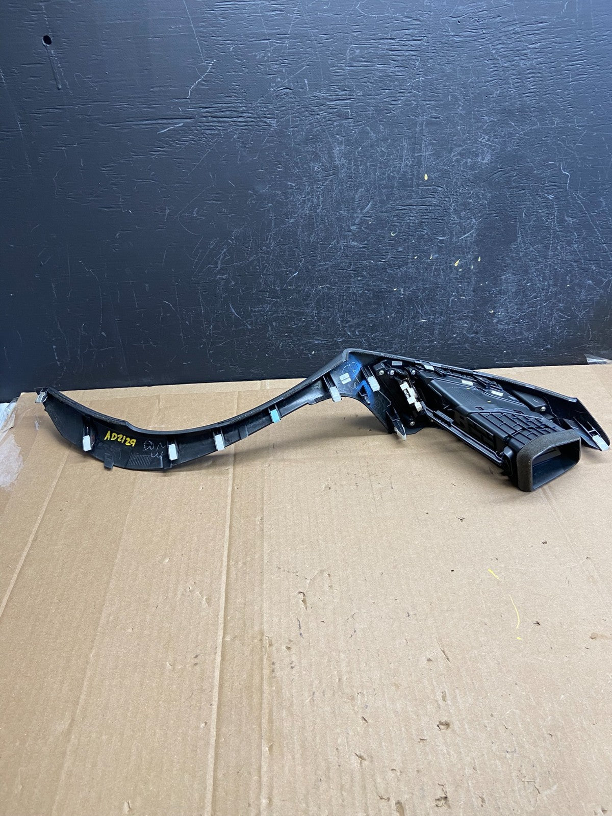2013 to 2017 Hyundai Elantra GT Dashboard Left Air Vent ad2129 DG3