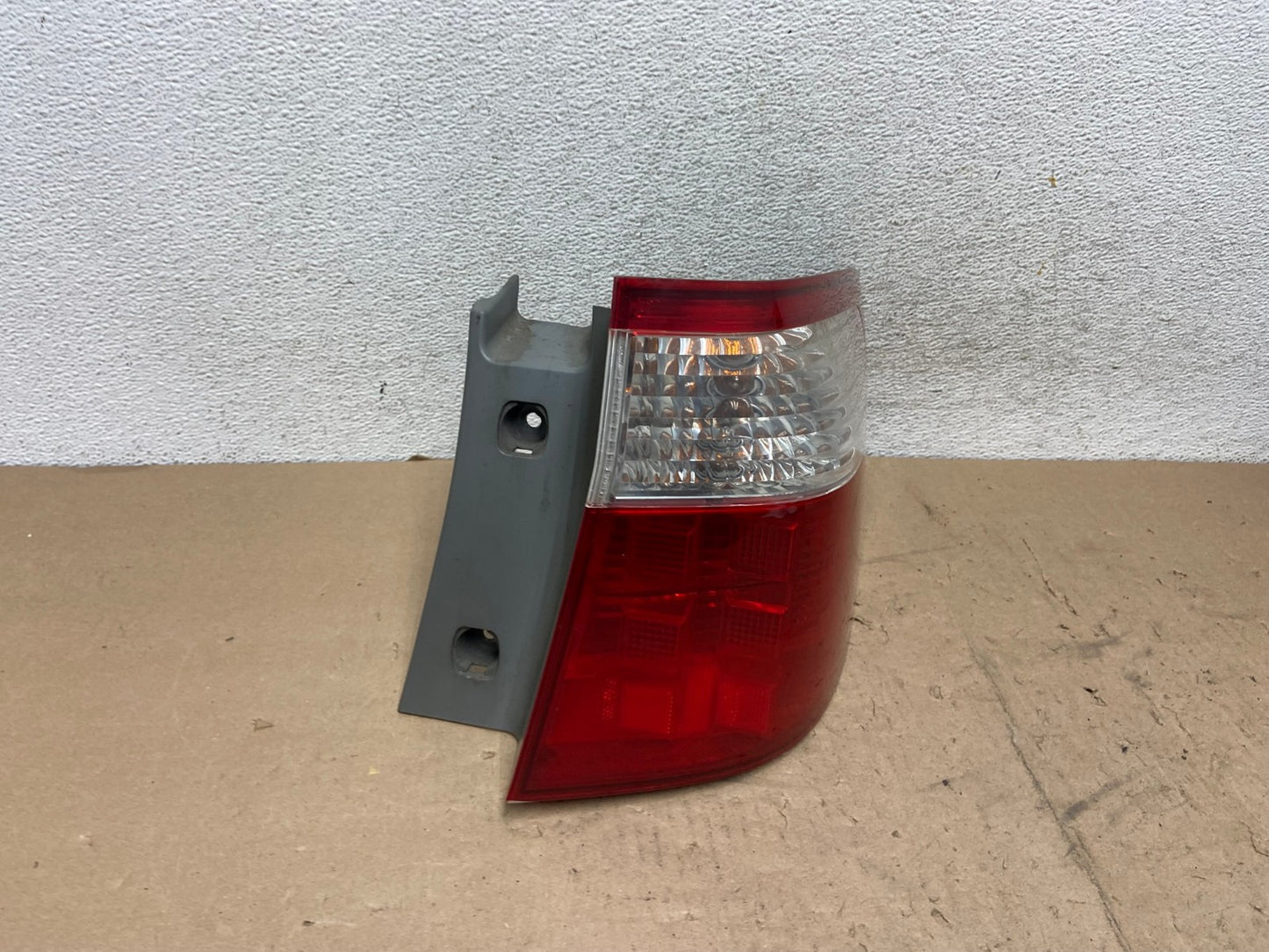 2005 2006 2007 Honda Odyssey Right Passenger RH Side Tail Light AG5569 LK2