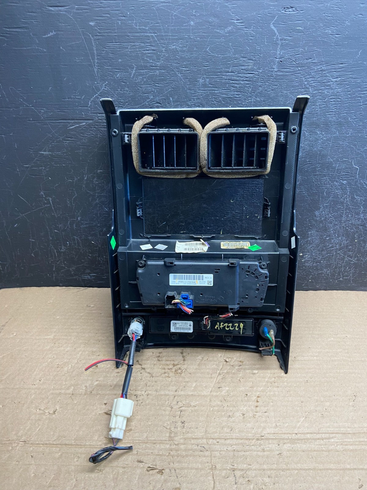 2008 to 2012 Jeep Liberty Dash Climate Temperature Control Radio Bezel AF2229 DW3