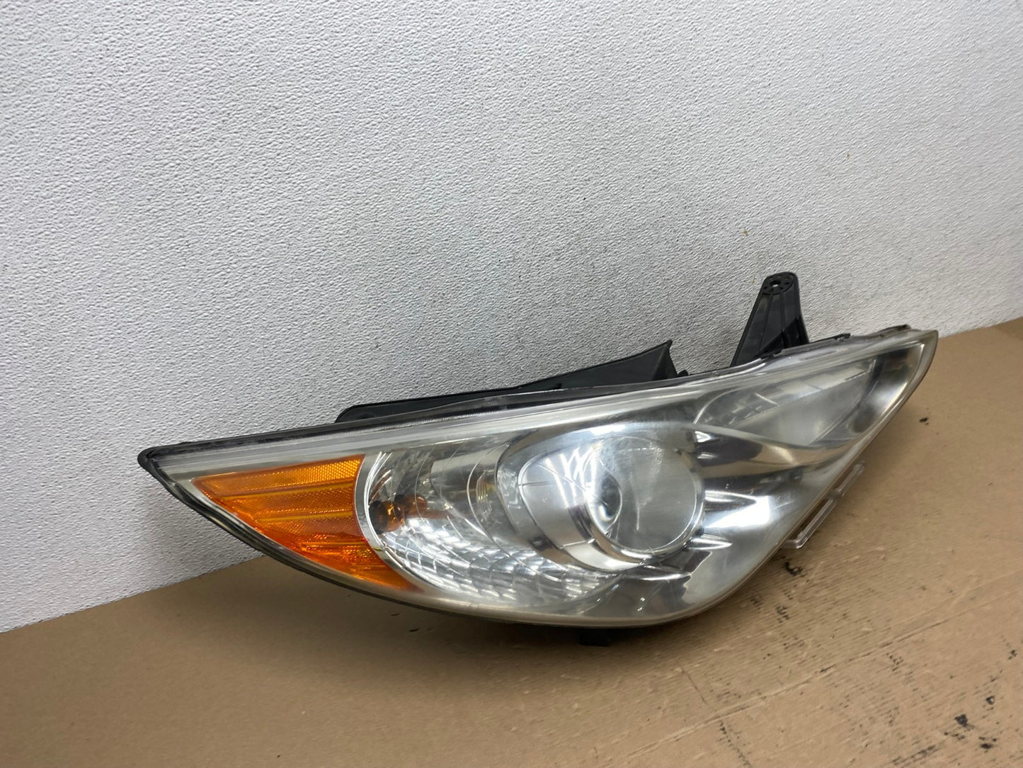 2011 - 2014 Hyundai Sonata Right Passenger Rh Side Headlight Halogen AF4479 LK2