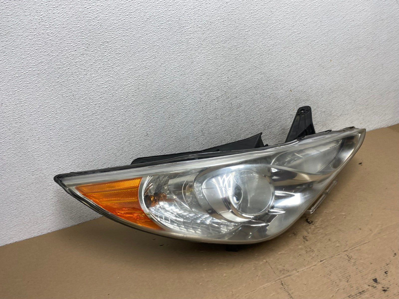 2011 - 2014 Hyundai Sonata Right Passenger Rh Side Headlight Halogen AF4479 LK2