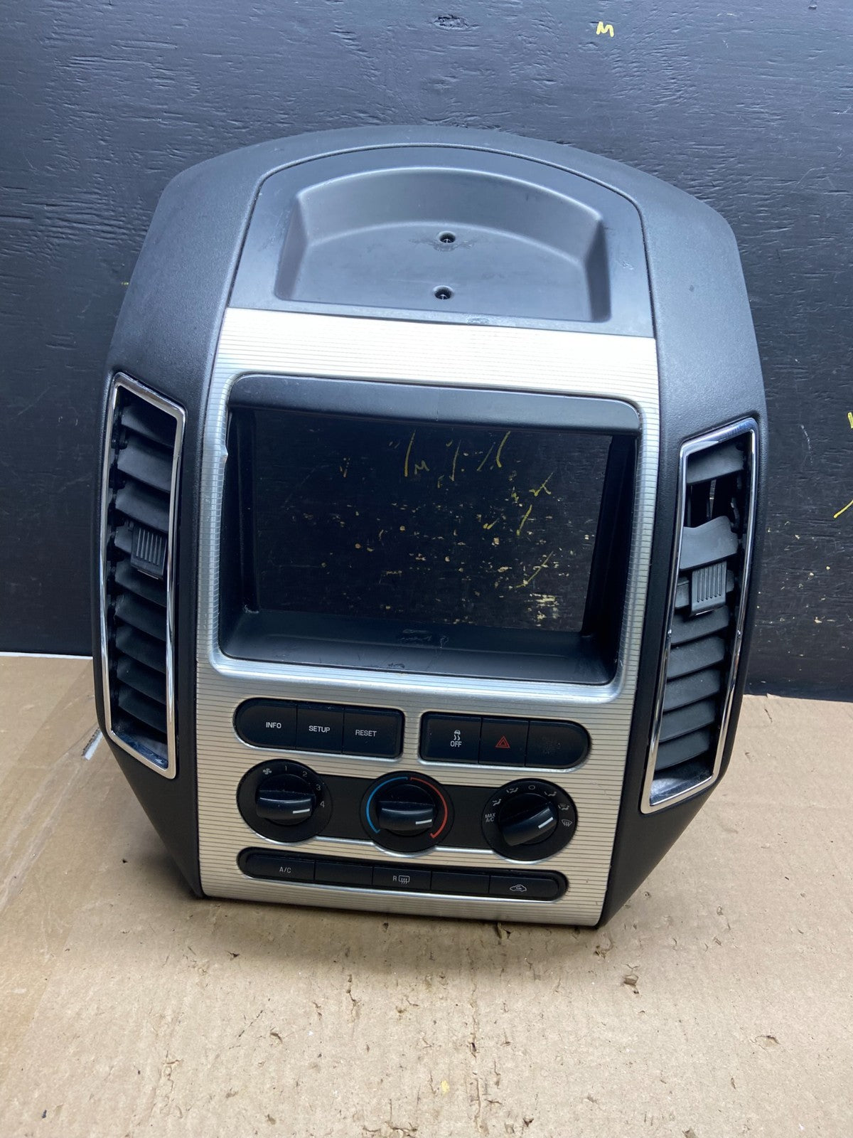 2007 - 2010 Ford Edge Heater Climate Control Radio Control Dash Bezel ab5416 DG0