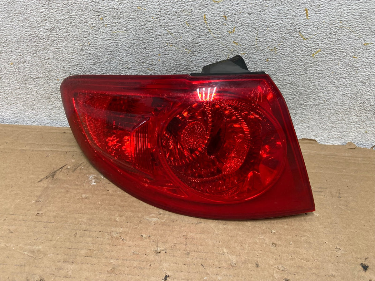 2007 - 2009 Hyundai Santa Fe Left Driver LH Side Tail Light AH8489 LK0