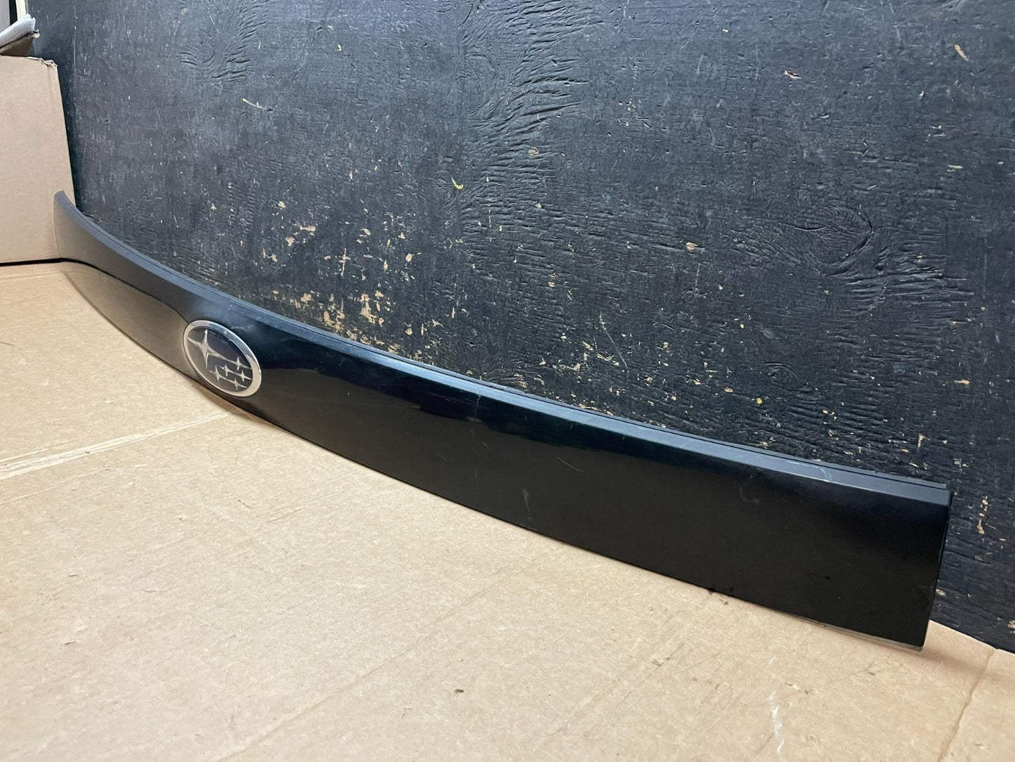 2009 - 2013 Subaru Forester  Liftgate Tailgate Trunk Trim Molding Z5750  DG2