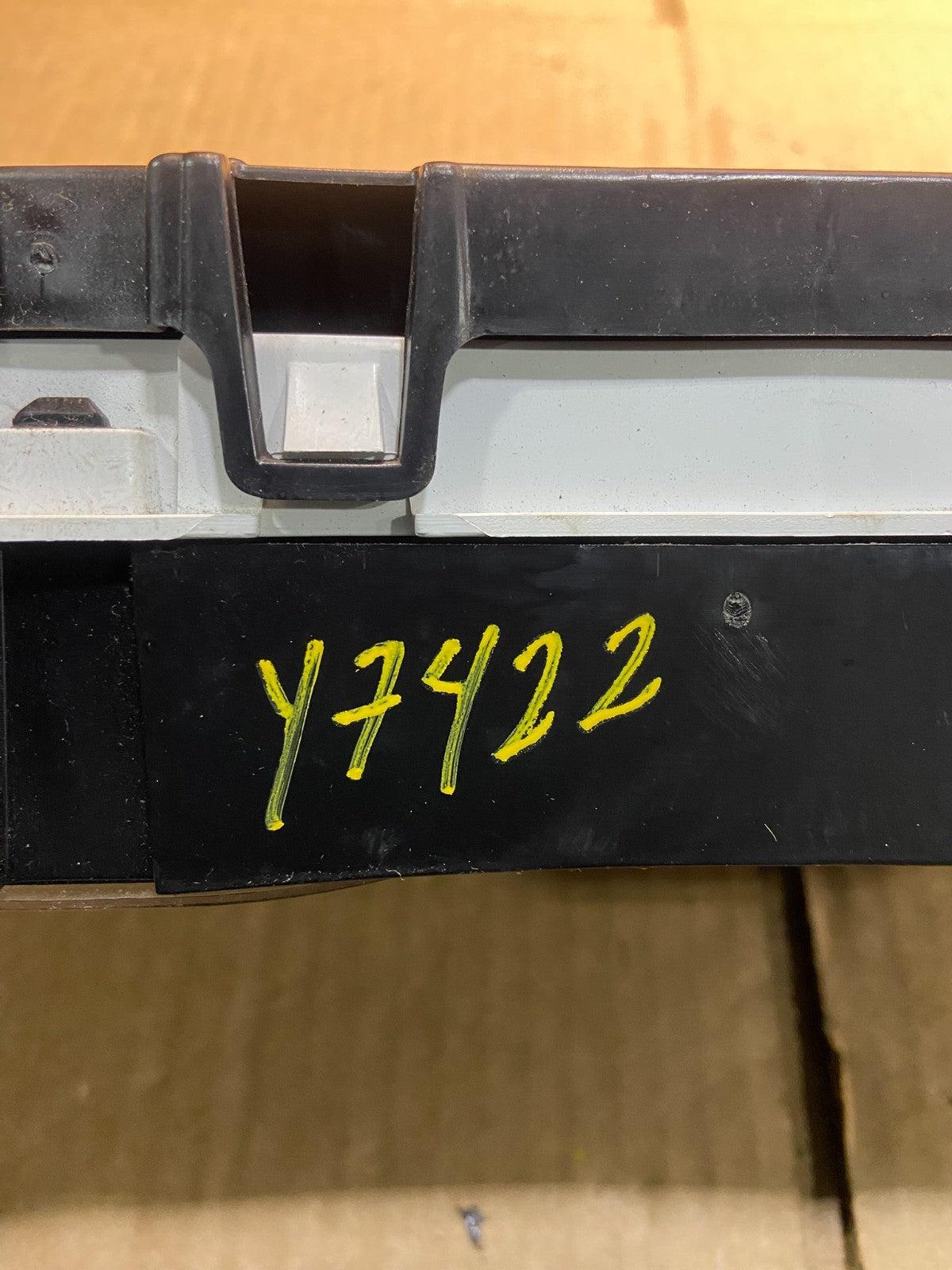 2008 to 2011 Chevrolet Tahoe Hybrid Cluster Gauge Speedometer Y7422 DG6