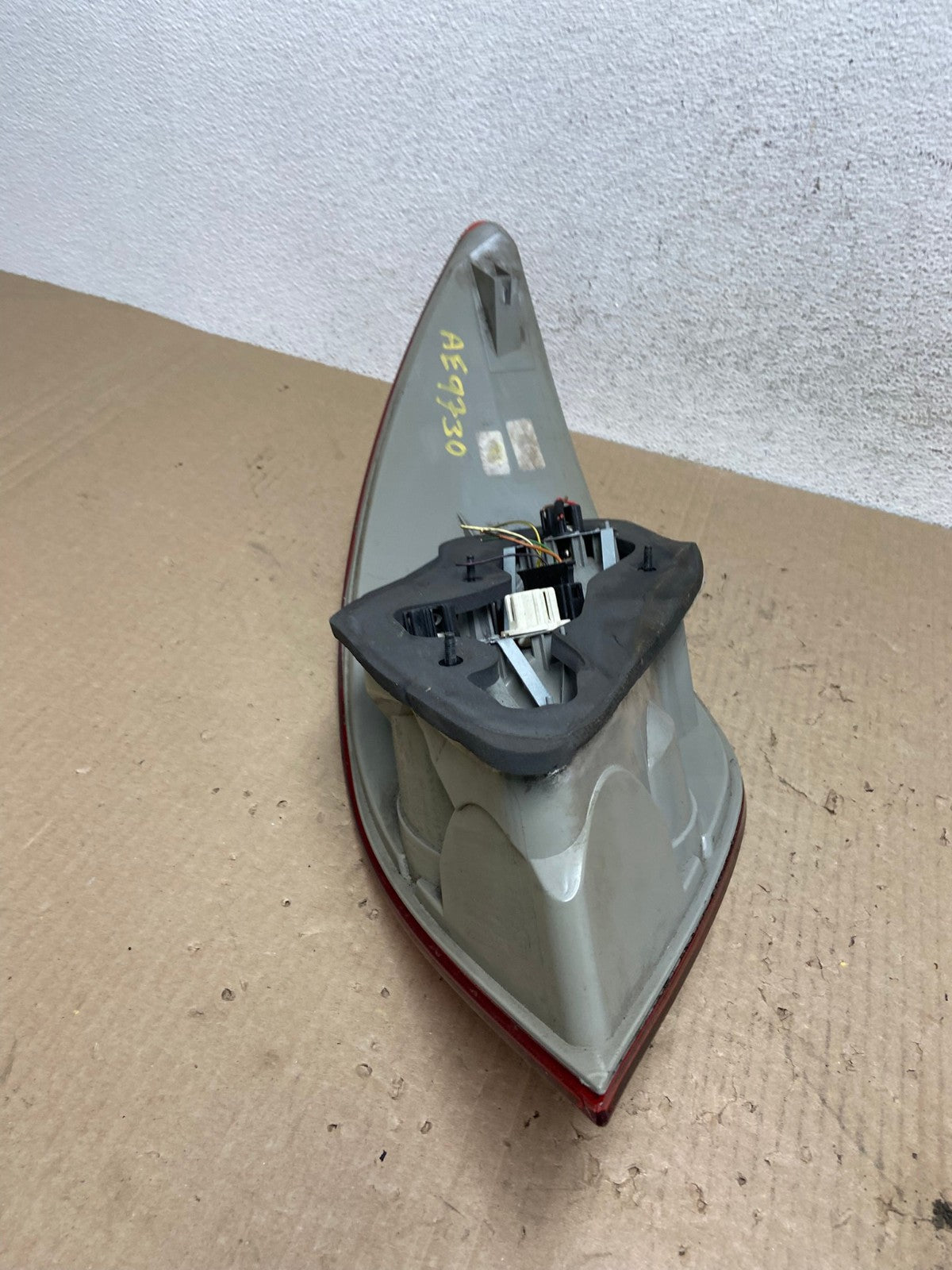 2006-2010 Mercedes W251 R-CLASS Right Passenger RH Side Tail Light AE9730 LK5